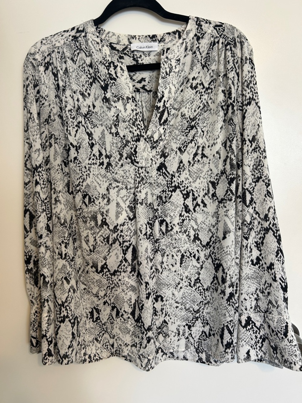 Calvin Klein Black & White Snake-Print Long Sleeve Blouse